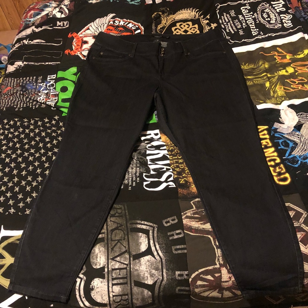 Torrid dark wash skinny jeans never worn!